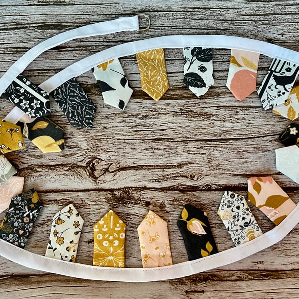 Extra small bunting