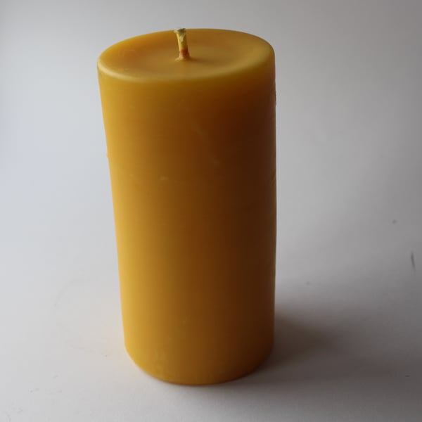 100 hour burn time hand poured organic beeswax pillar candle
