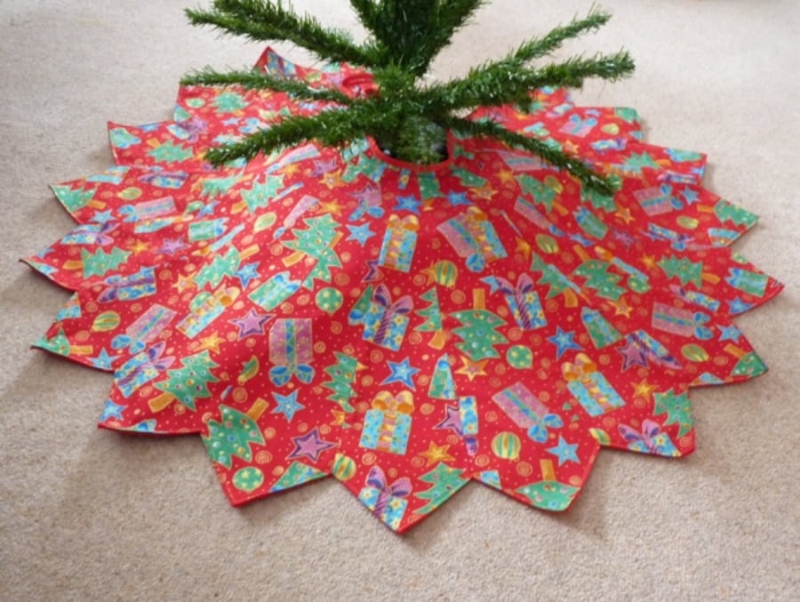  Christmas Tree Skirt In Festive Fabric