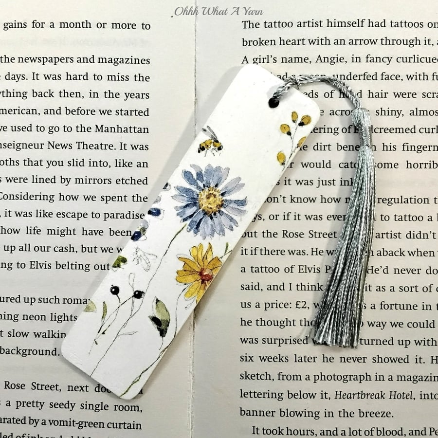 Flowers and bees decoupage wooden bookmark.  Floral bookmark. Wood bookmark.