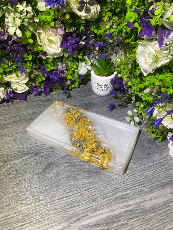 medium rectangular tray