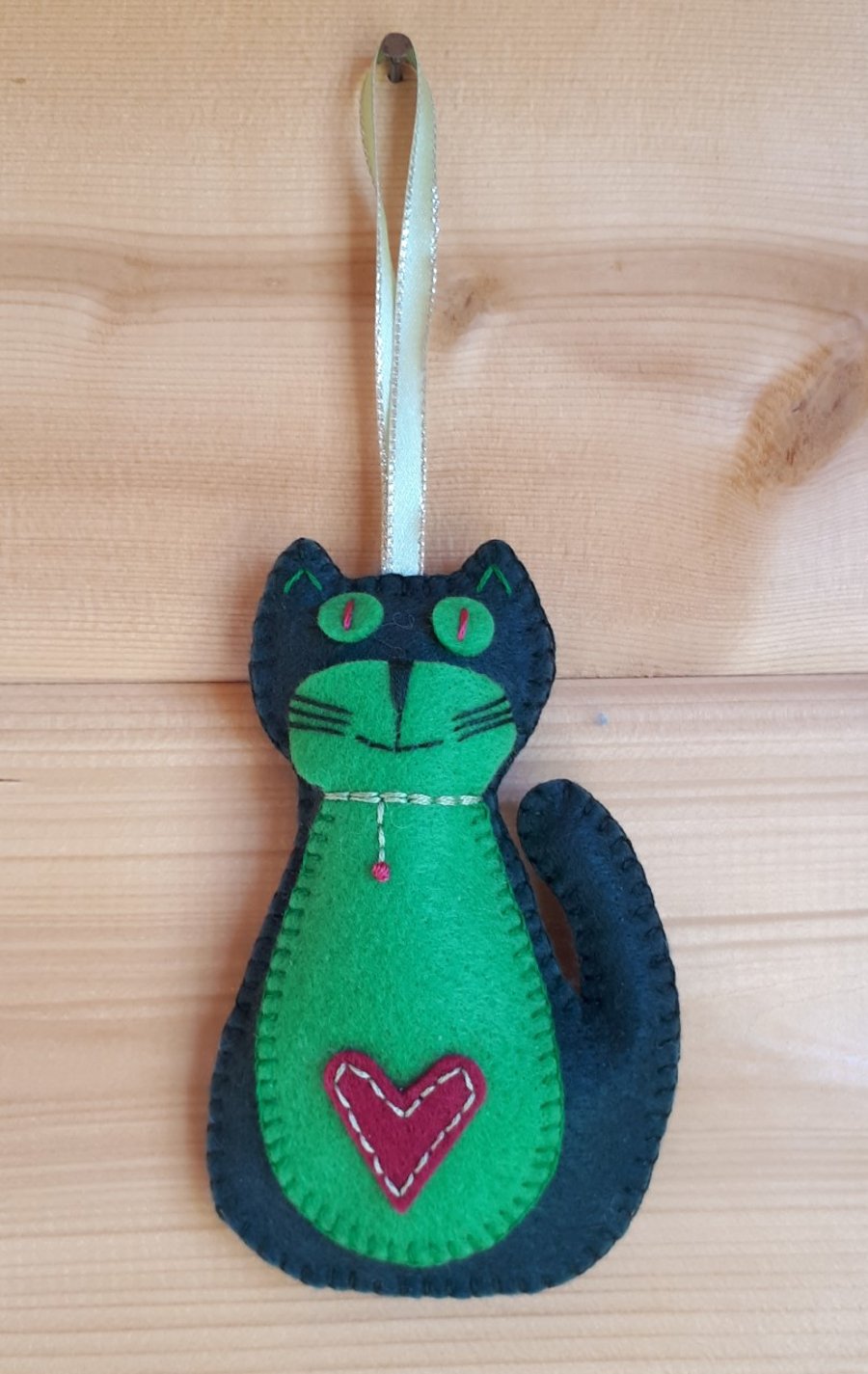 Felt Hanging Ornament Green & Pink Cat