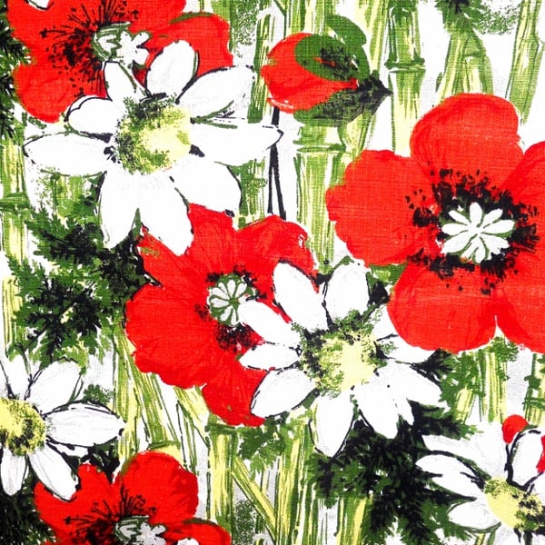 RED Poppy Daisy Green Bamboo Barkcloth 50s 60s Vintage Fabric Lampshade option 