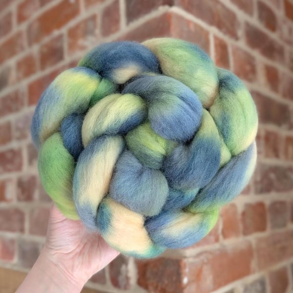 Hand Dyed Bluefaced Leicester Top 98g Spinning Fibre - Alpine Creek