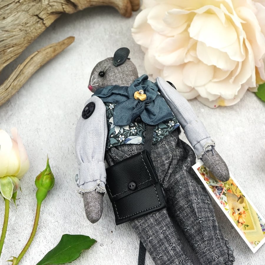 Artle, A Gentleman Twilight Mouse