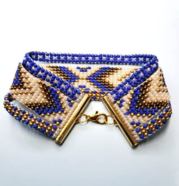Glass Blue Gold and Pearl beaded bracelet
