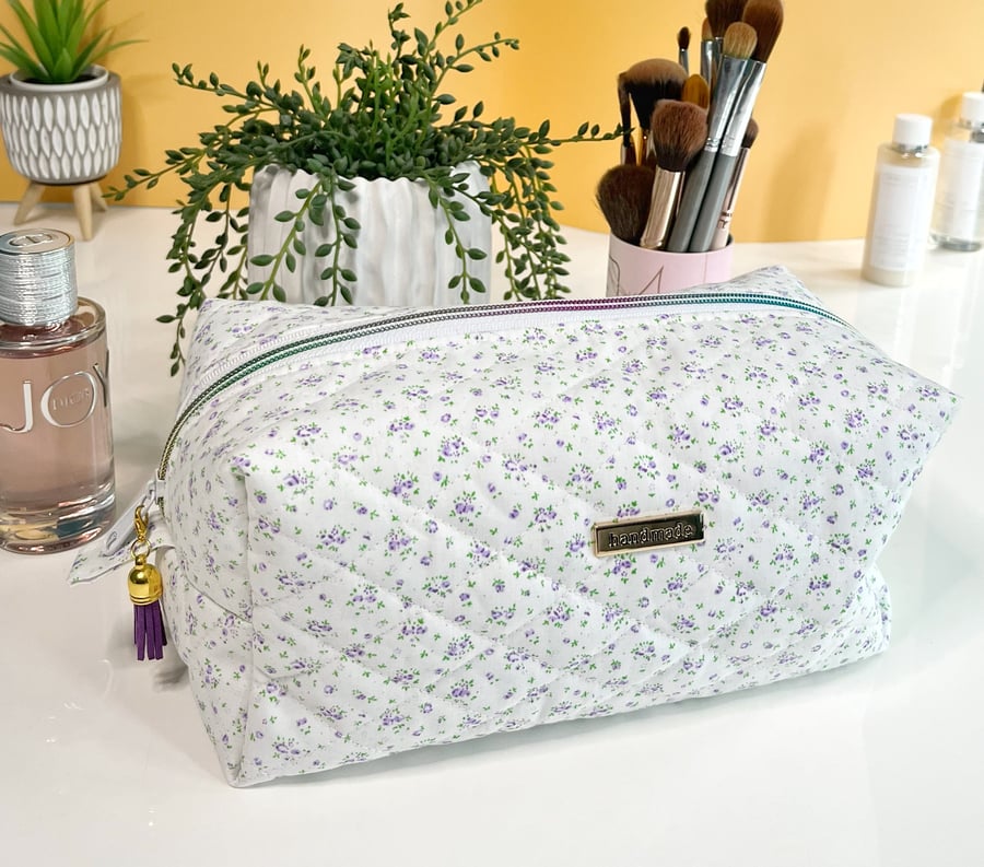 Quilted cosmetic bag shop