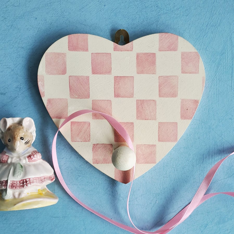 Heart Peg with Checkerboard