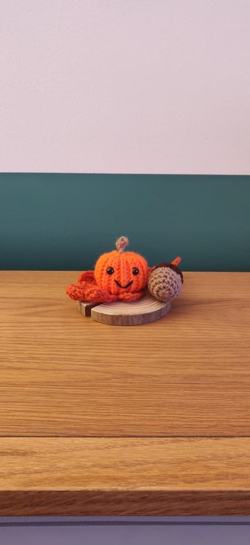 Autumn Pumpkin Ornament, Rustic Table Centerpiece, Acorn and Oak Leaf, Artificia