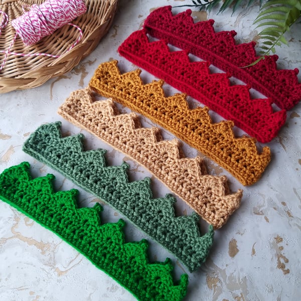 Christmas Cracker Hats Party Crowns Set of 6 Special Edition