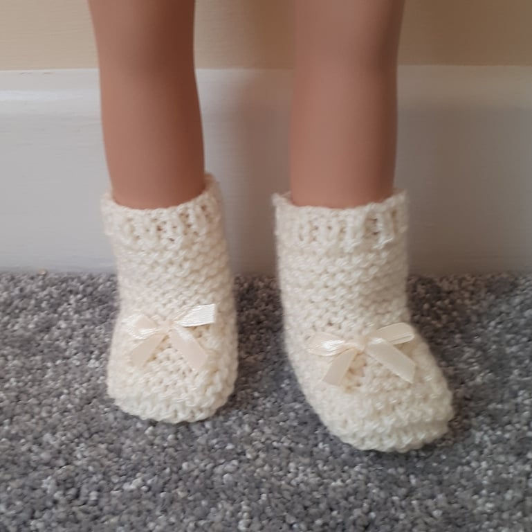 KNITTING PATTERN PDF Cream Boots for Doll