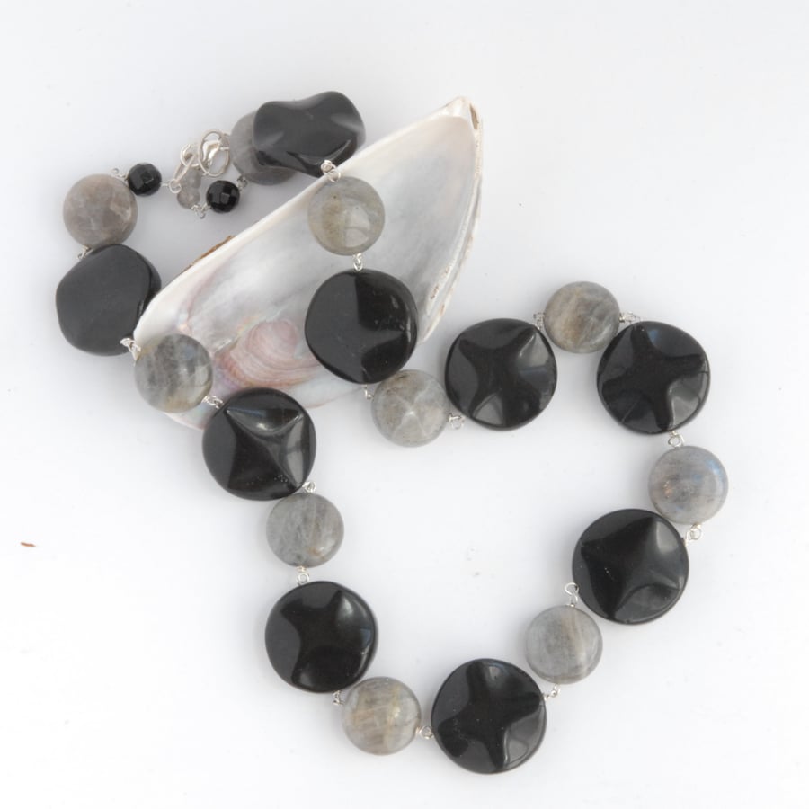 Chunky labradorite and onyx beaded necklace