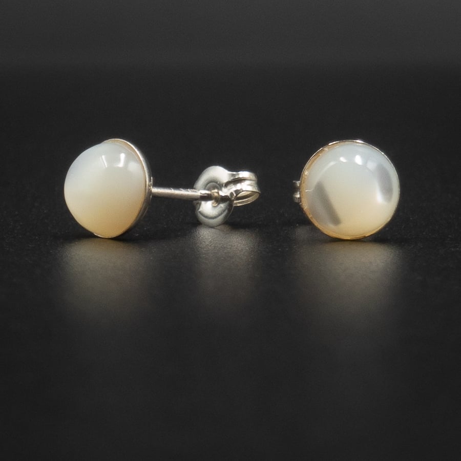 Cream mother of pearl and sterling silver stud earrings 