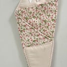 Triple scissor holder padded ditsy flowers