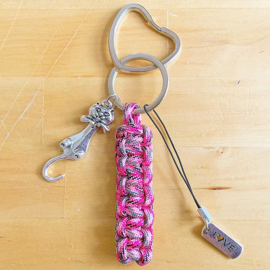Cat Keyring. Paracord Keyring. Heart Keyring. Charm Keyring. Pink Keyring.