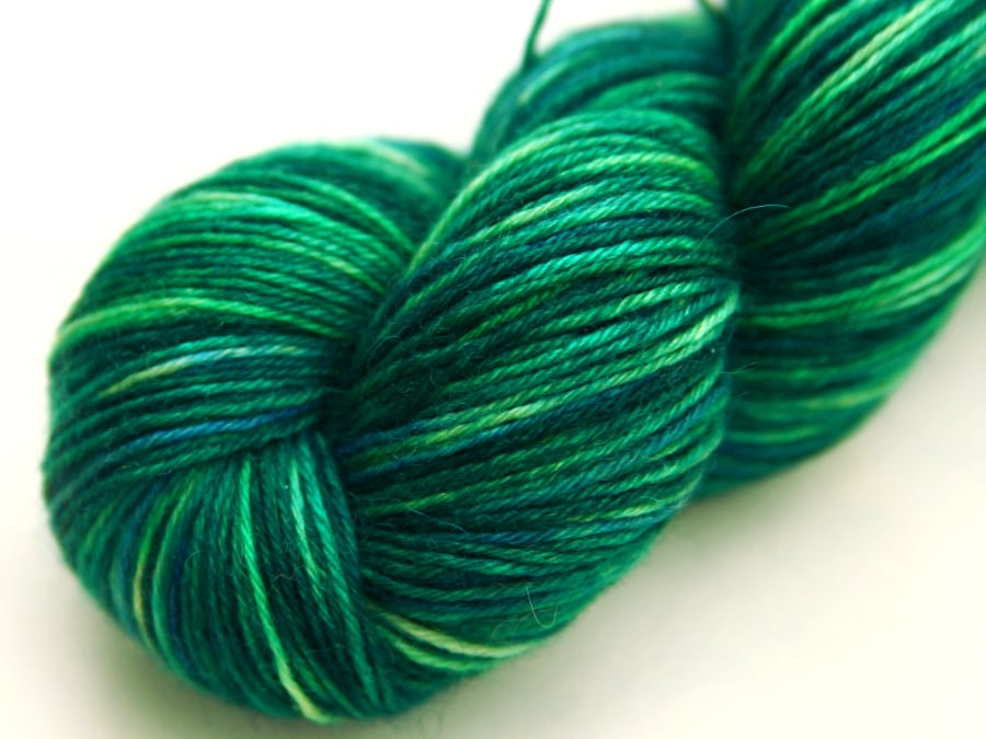 Emerald Star - Superwash Bluefaced Leicester 4-ply yarn