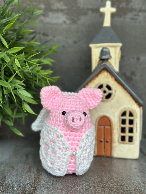 Pearl The Bride Piggy in na Blanket