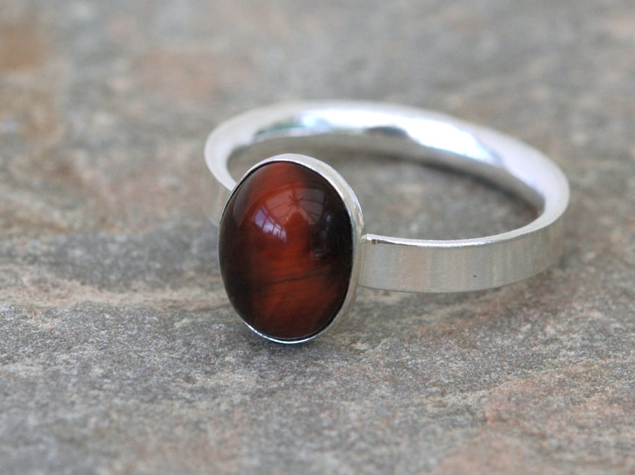 Sterling Silver Gemstone Ring with Oval Red Tiger's Eye,  size P. Hallmarked.