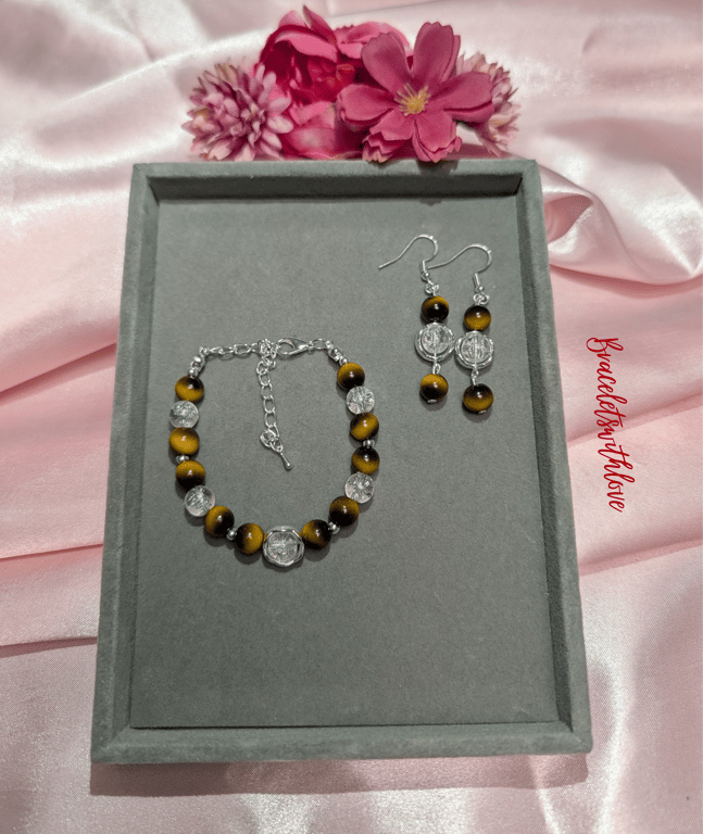 Tiger Eye's and Crackle Quartz Bracelets with matching earrings 