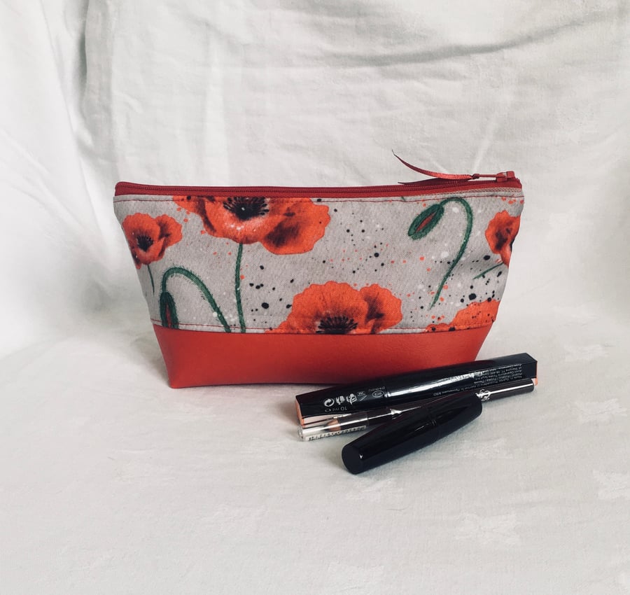 Unique Make-up Bag, Exquisite Cosmetic Bag, One of A Kind Zip Pouch, Gift Ideas 