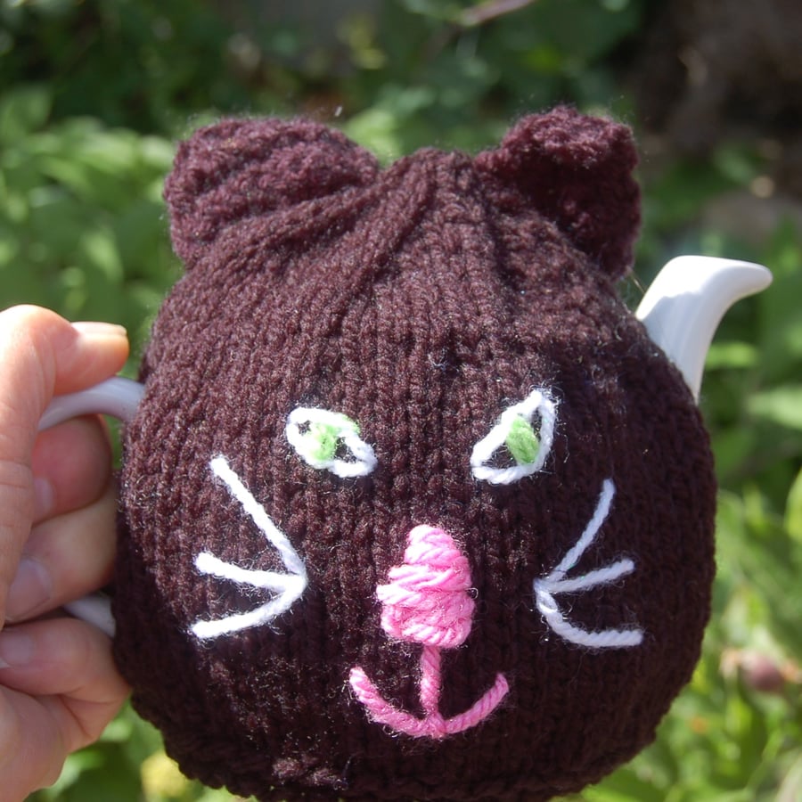 Black Cat tea cosy - hand knitted - to fit a small tea for one or two teapot