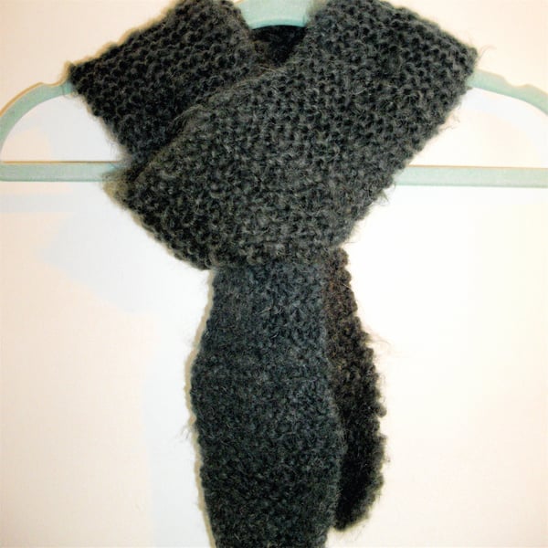 Moss Green Skinny Knitted Scarf