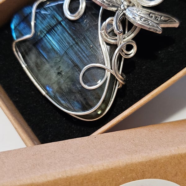 Fly Right Labradorite Pendant 