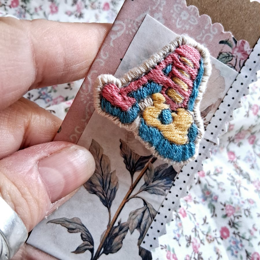 hand embroidered fabric brooch no 7
