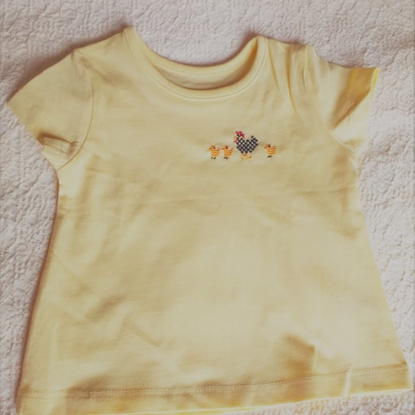  Hen and Chicks T-shirt age 0-3 months, hand embroidered