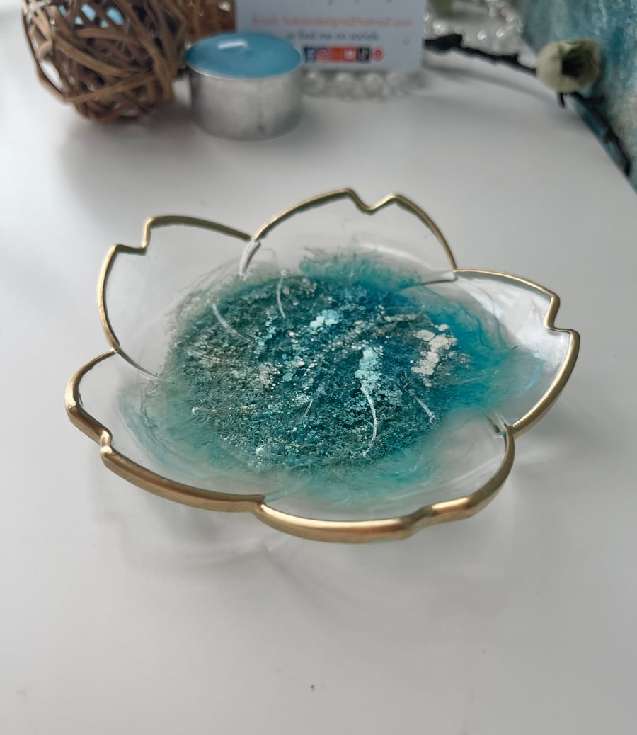 Handmade 10cm flower Shaped Resin turquoise gold Trinket Tray Bowl Dish
