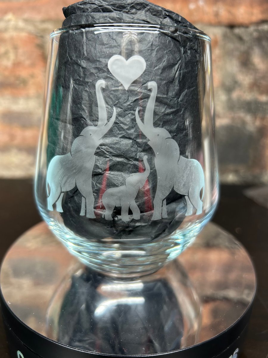 Hand Etched Wine Glass Elephant Heart