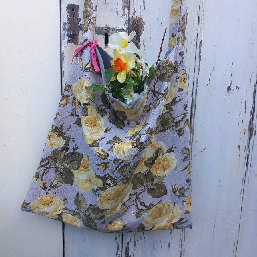 Handmade bag in vintage fabric 