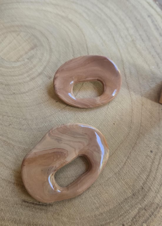 Summer wooden inspired glasses holding brooch pin.