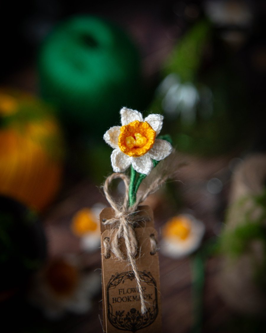 Daffodil Crochet Bookmark - Petite Edition