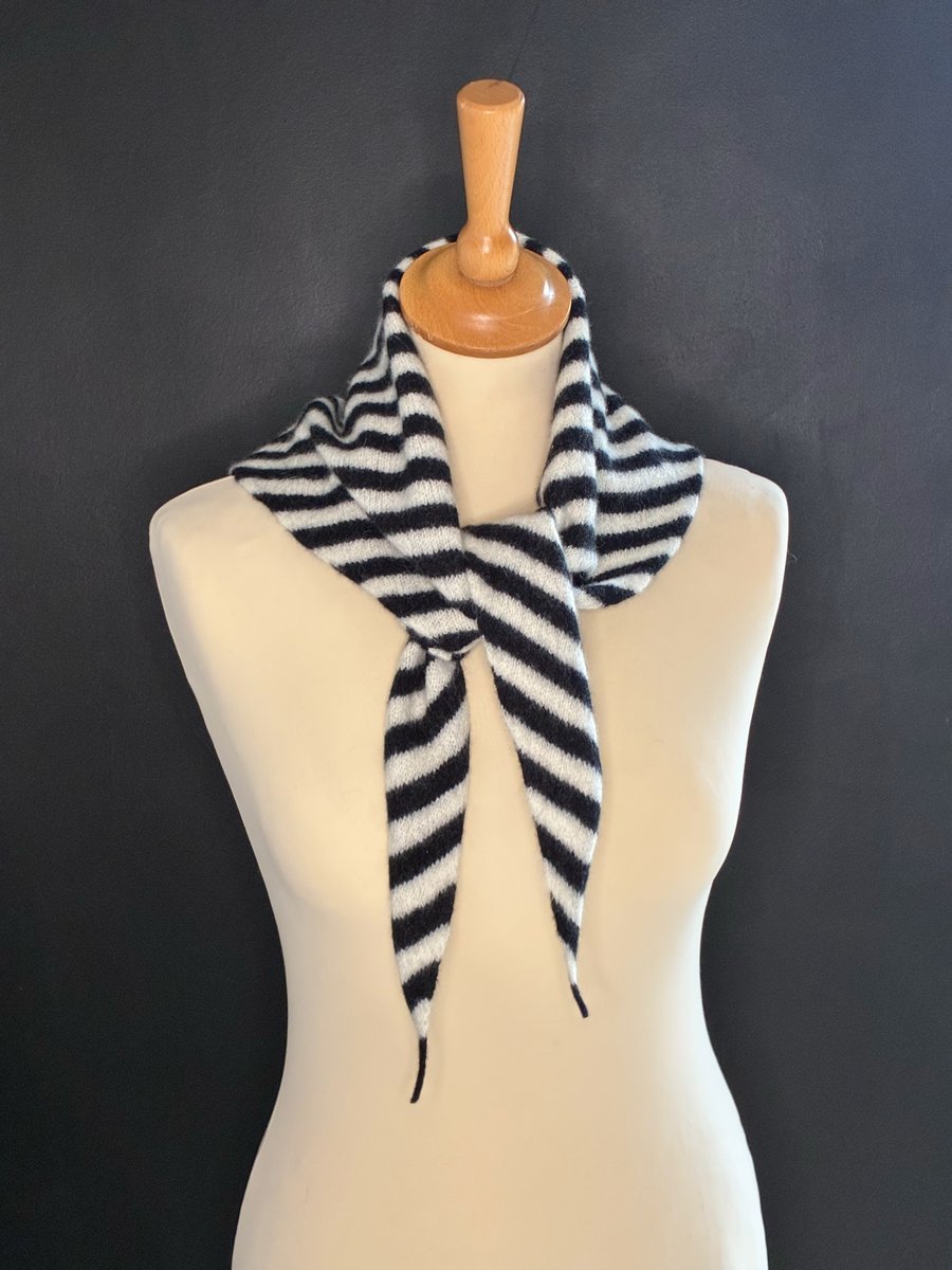 Triangle Scarf - Black & White