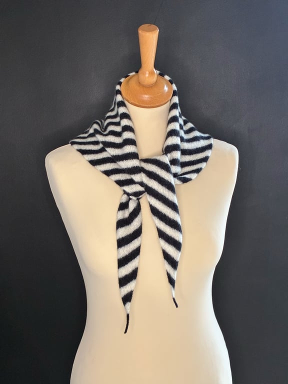 Triangle Scarf - Black & White