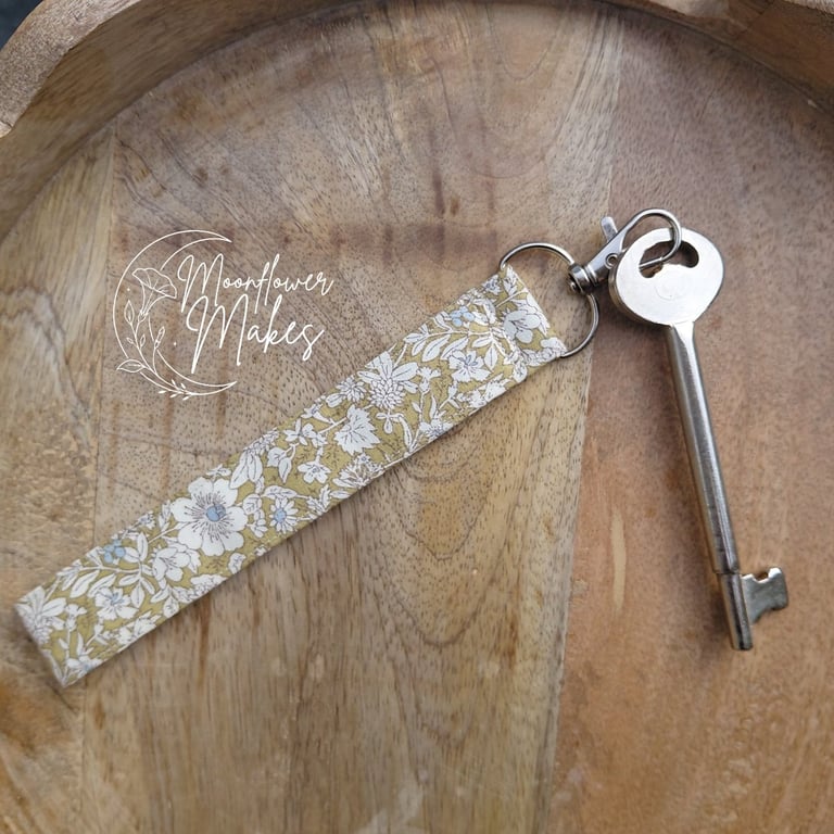 Green Floral Fabric Wristlet, Keyring Wrist Strap, phone strap