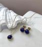 Necklace & earrings with round blue lapis lazuli, in 925 gold plated silver set