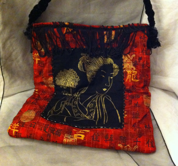 Red Geisha patterned print shoulder bag