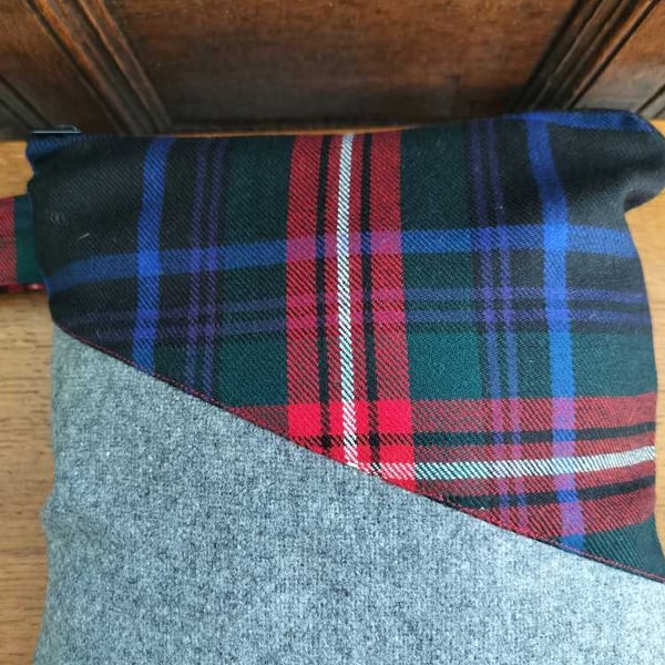 Scottish wool tweed and tartan wash Bag