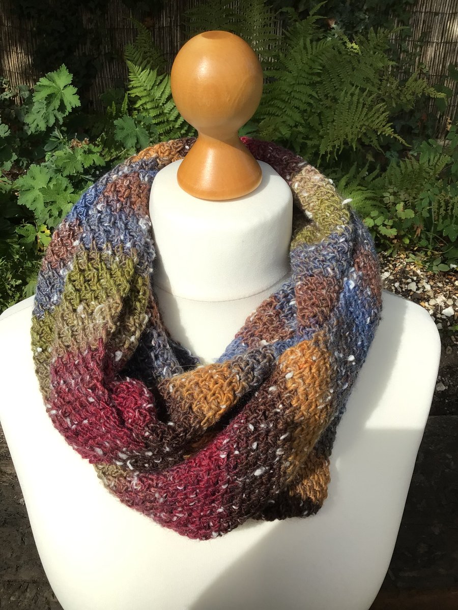 Infinity scarf in acrylic & viscose colour Autumn, with flecks