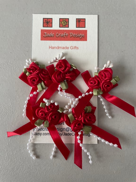 Satin ribbon bows and rose trio cluster with pearls - Red