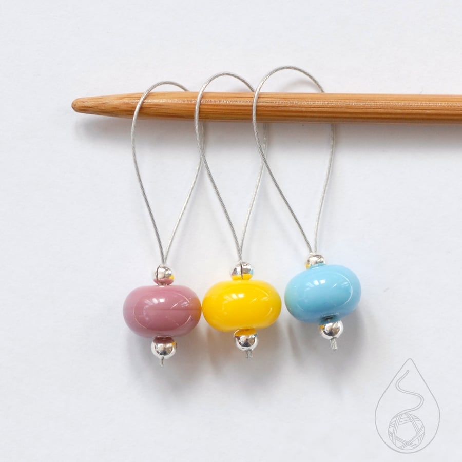Lampwork Stitch Markers - Pansexual Pride