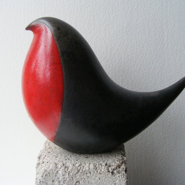 Raku glazed robin (D)