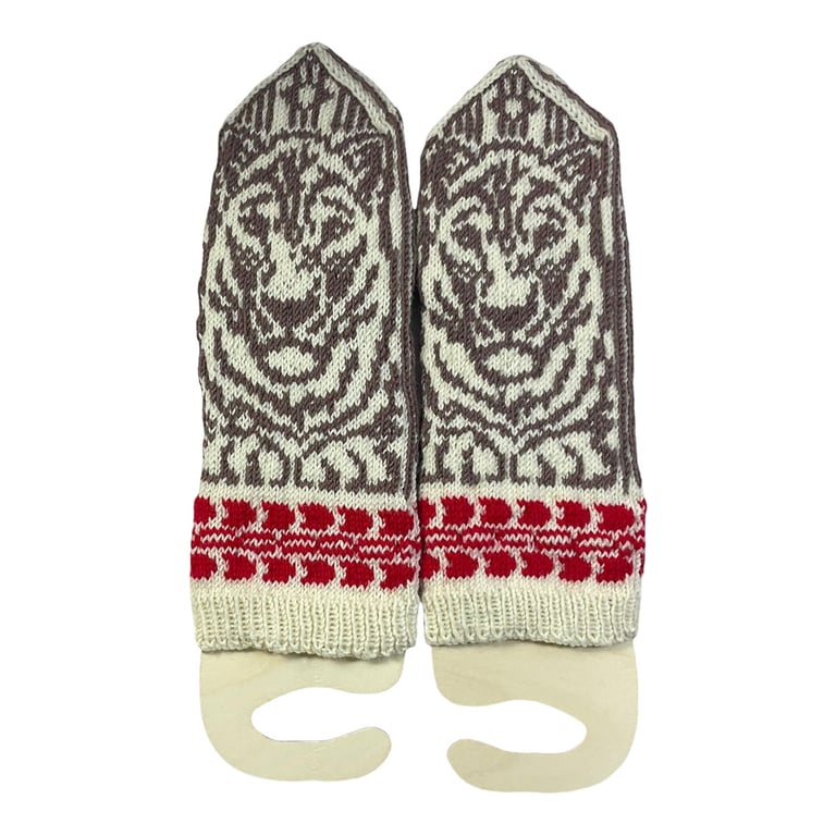 Lioness wool mittens, big cat mittens, hand knitted mittens, handknit mittens, l