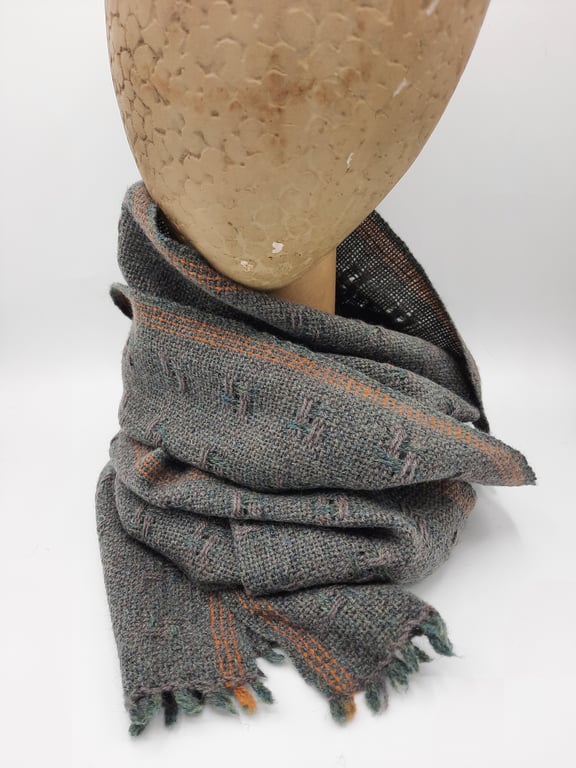 Lush two-tone textured lambswool scarf – Earth
