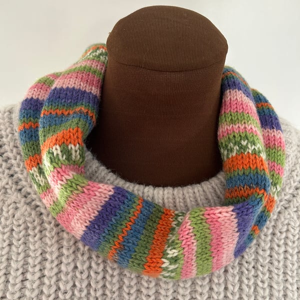 Knitted cowl scarf