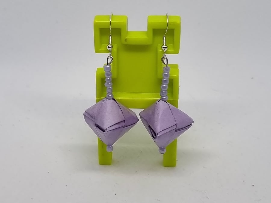 Origami earrings, lilac paper and small beads 