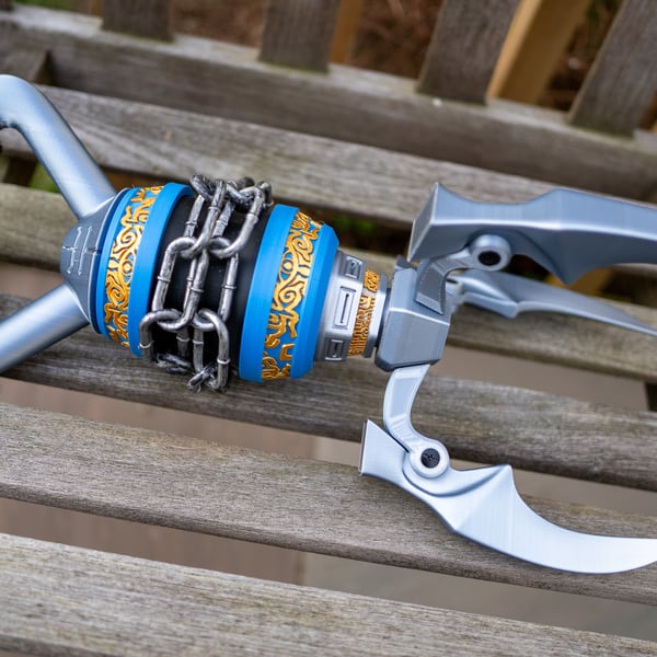 Sheikah Clawshot & Hookshot Replica – Interchangeable (Zelda-Inspired Cosplay)
