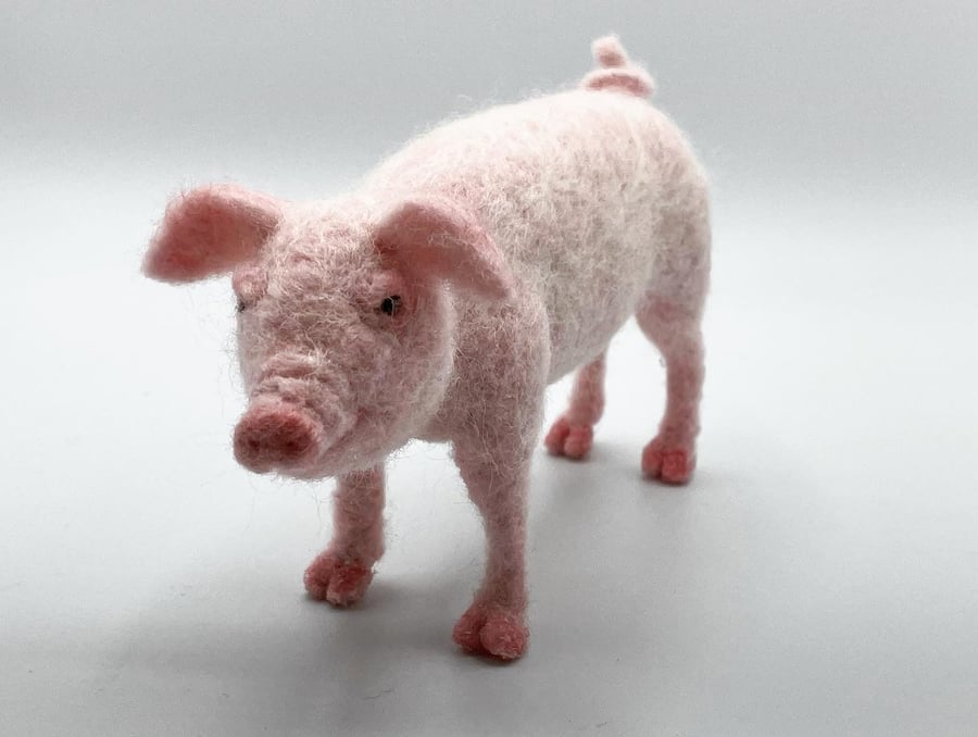 Needle felted Pig 